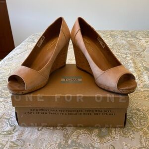 TOMS “Stella” Suede Peep Toe Wedges Size 11